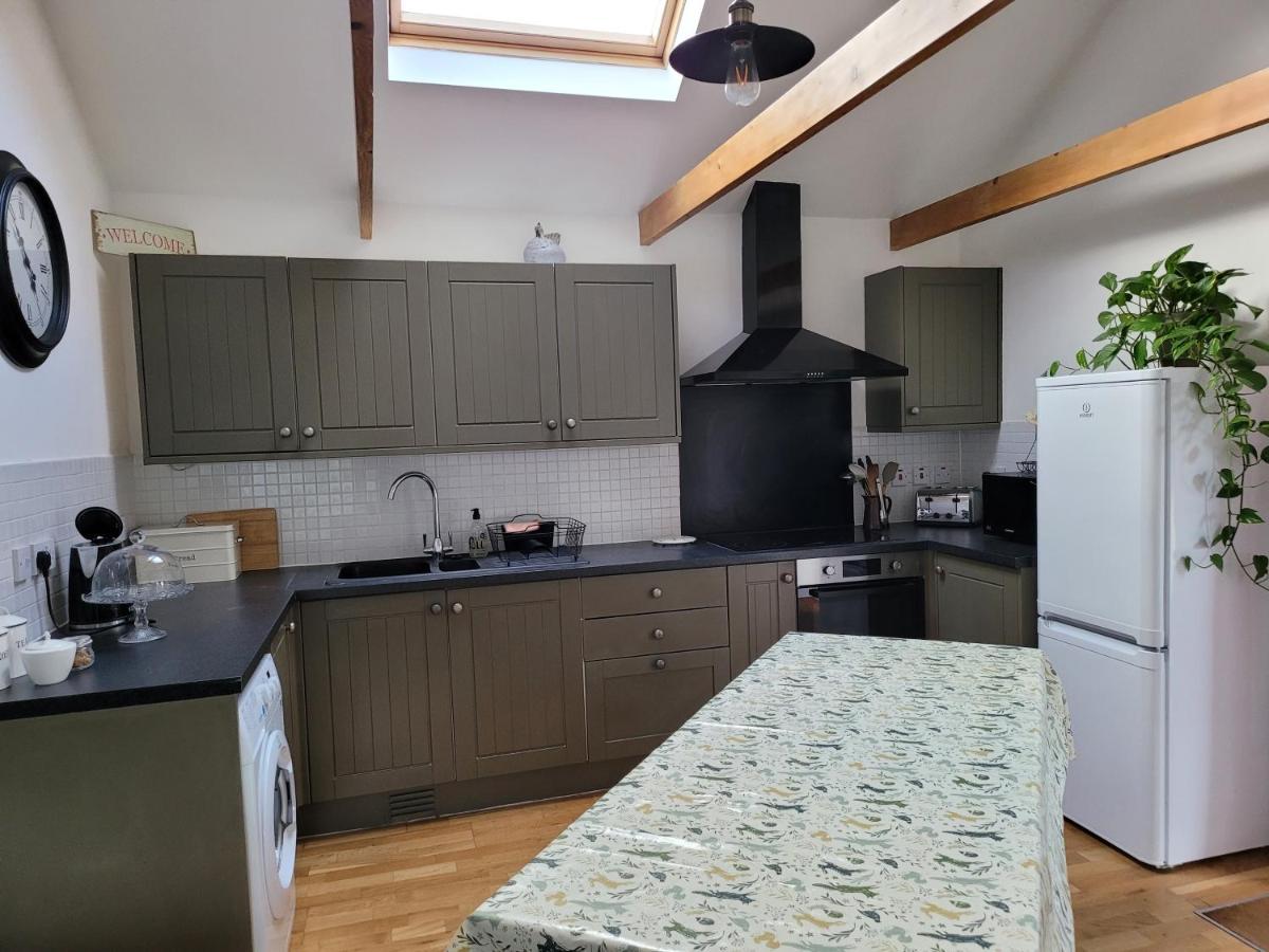 Oak Cottage With Private Log Fired Hot Tub ميدستون المظهر الخارجي الصورة